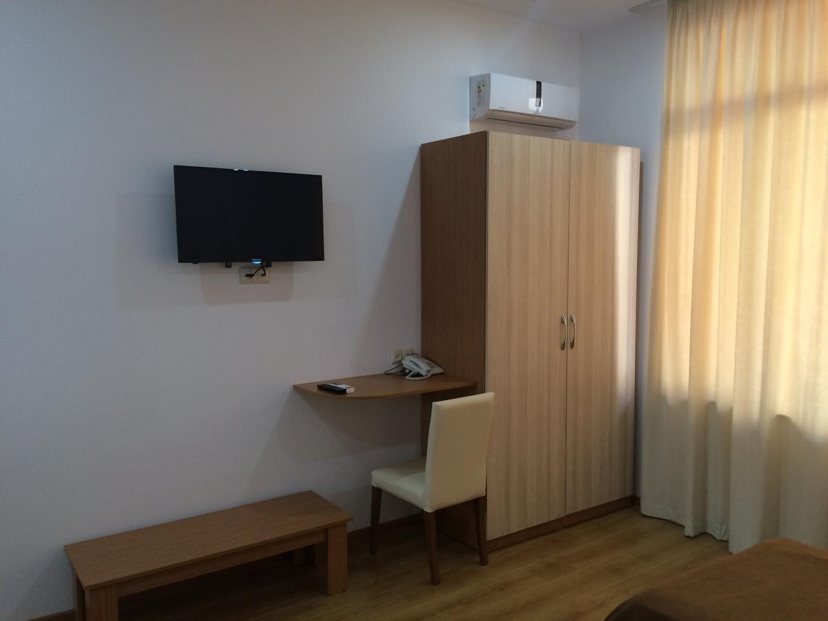 Hotel Marseille باتومي المظهر الخارجي الصورة