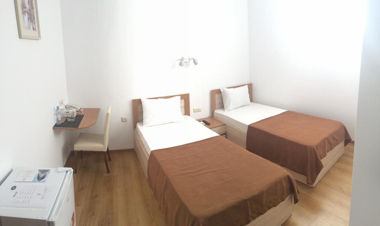 Hotel Marseille باتومي المظهر الخارجي الصورة