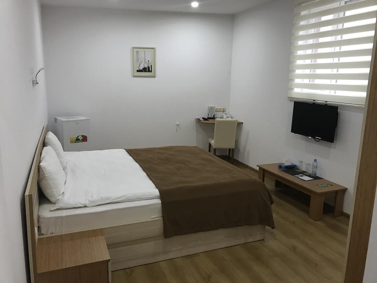 Hotel Marseille باتومي المظهر الخارجي الصورة