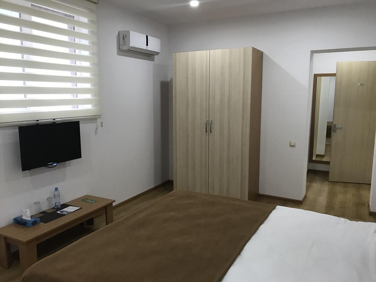 Hotel Marseille باتومي المظهر الخارجي الصورة
