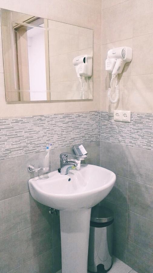 Hotel Marseille باتومي المظهر الخارجي الصورة